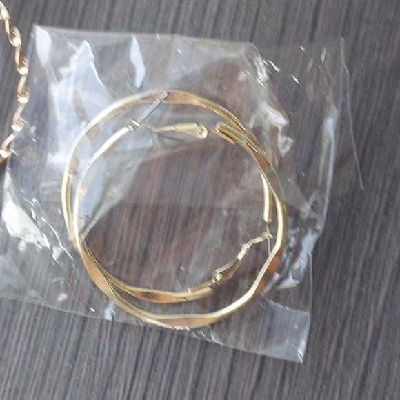 Earring Bundle - Picture 4 of 7